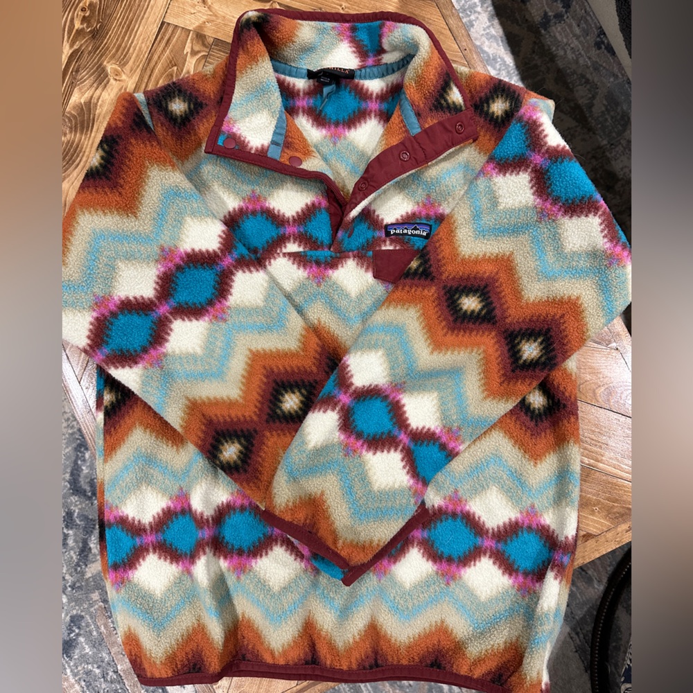 Patagonia lightweight fleece pullover